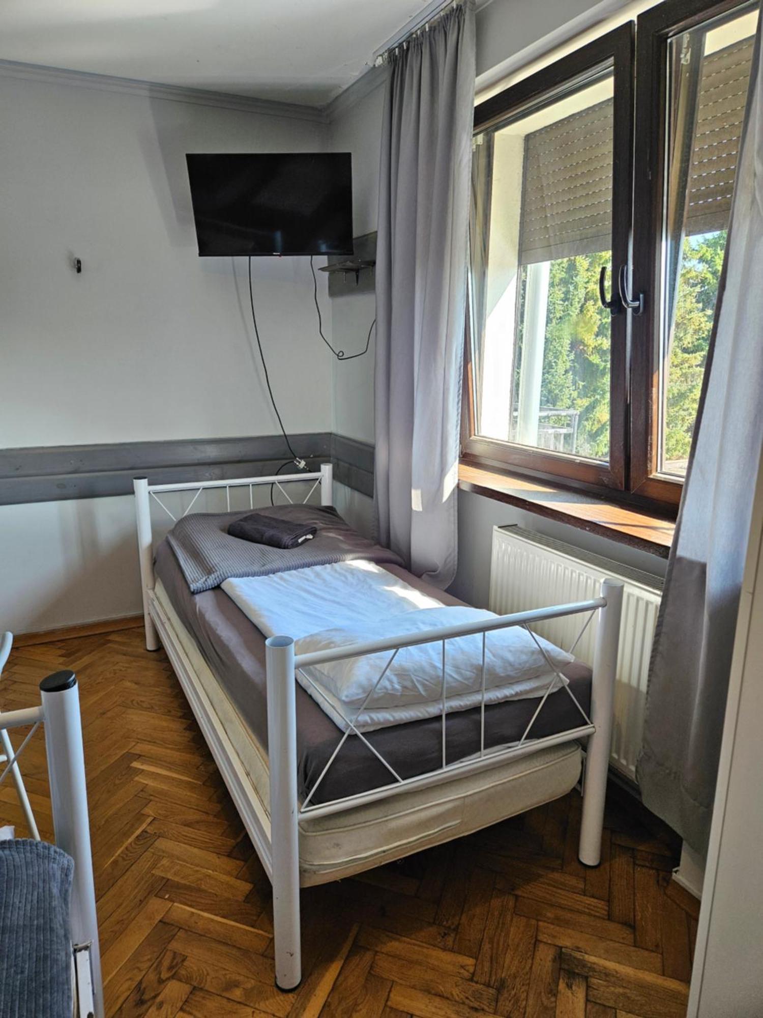 Pokoje Pracownicze Кімнати Для Працівників,Гуртожиток Swarzędz Extérieur photo