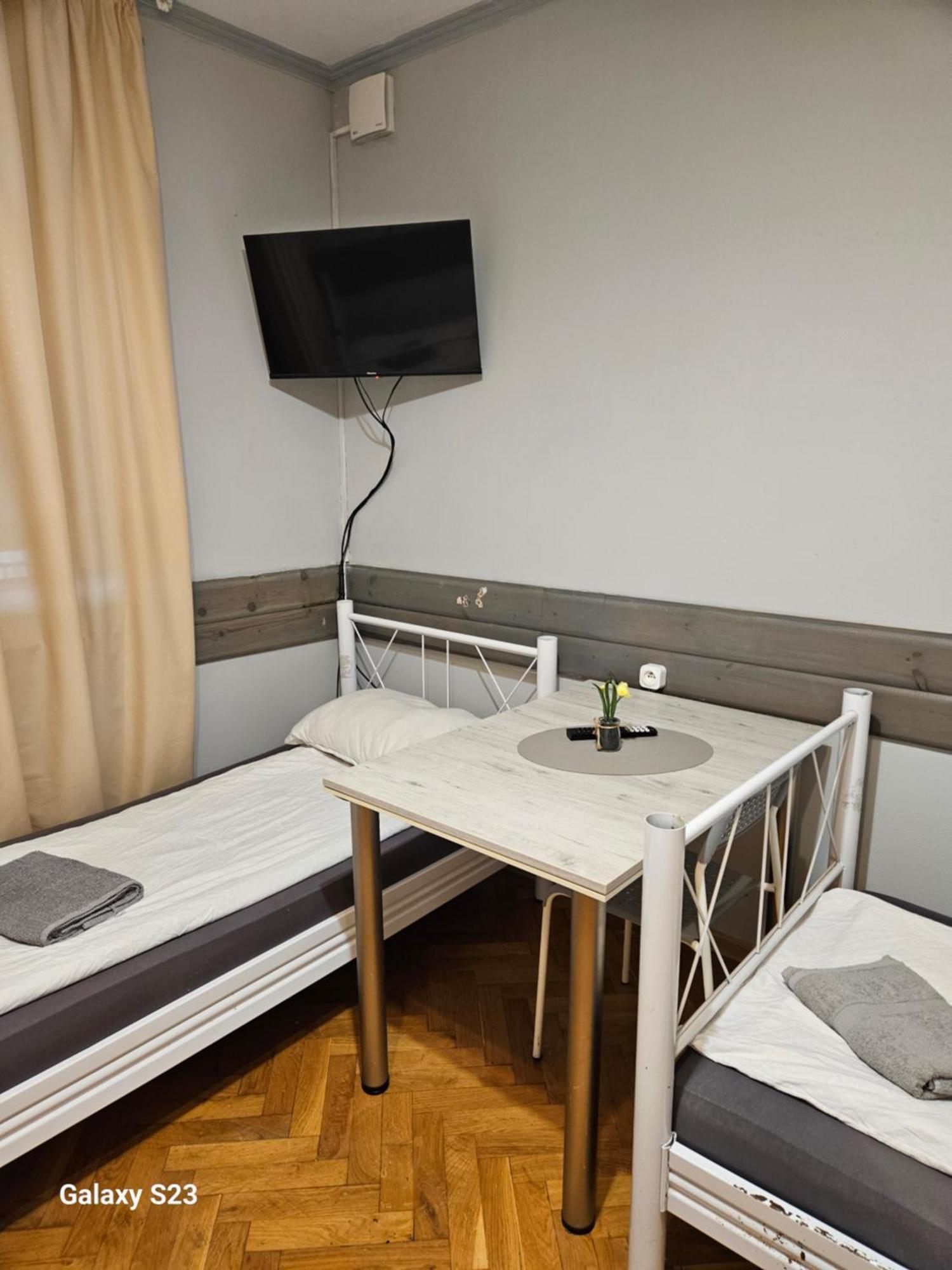 Pokoje Pracownicze Кімнати Для Працівників,Гуртожиток Swarzędz Extérieur photo
